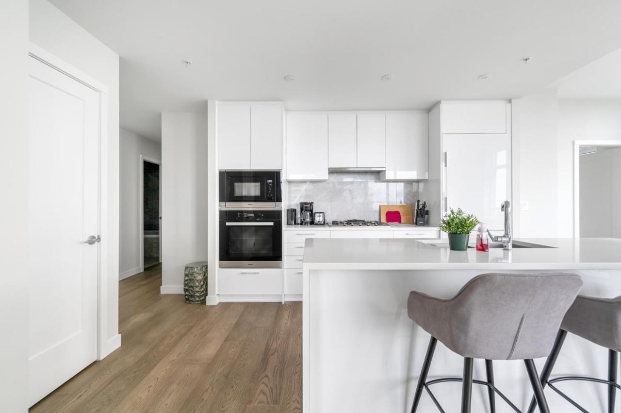 Urban Oasis: Stylish Apartment Retreat At Ubc 溫哥華 外观 照片
