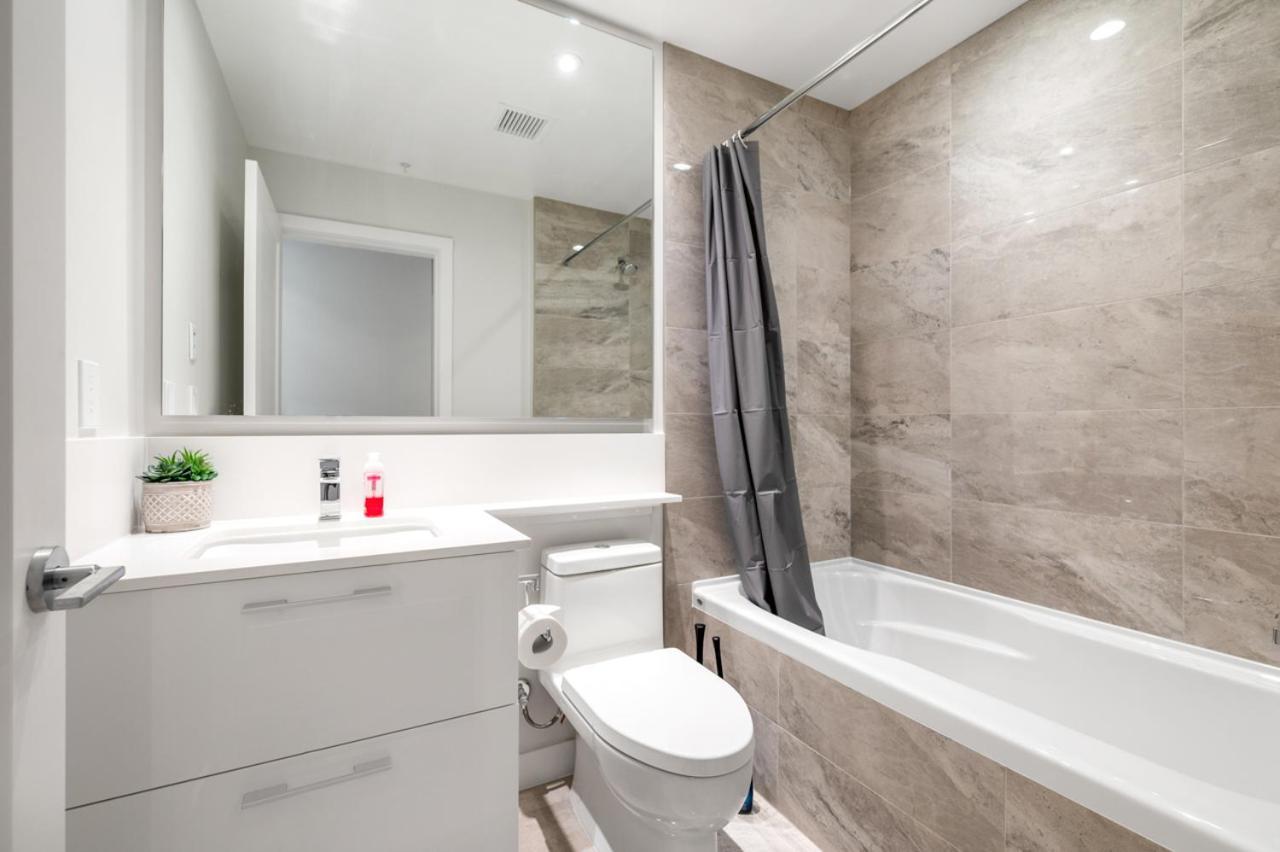 Urban Oasis: Stylish Apartment Retreat At Ubc 溫哥華 外观 照片