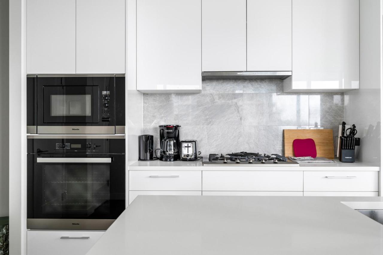 Urban Oasis: Stylish Apartment Retreat At Ubc 溫哥華 外观 照片