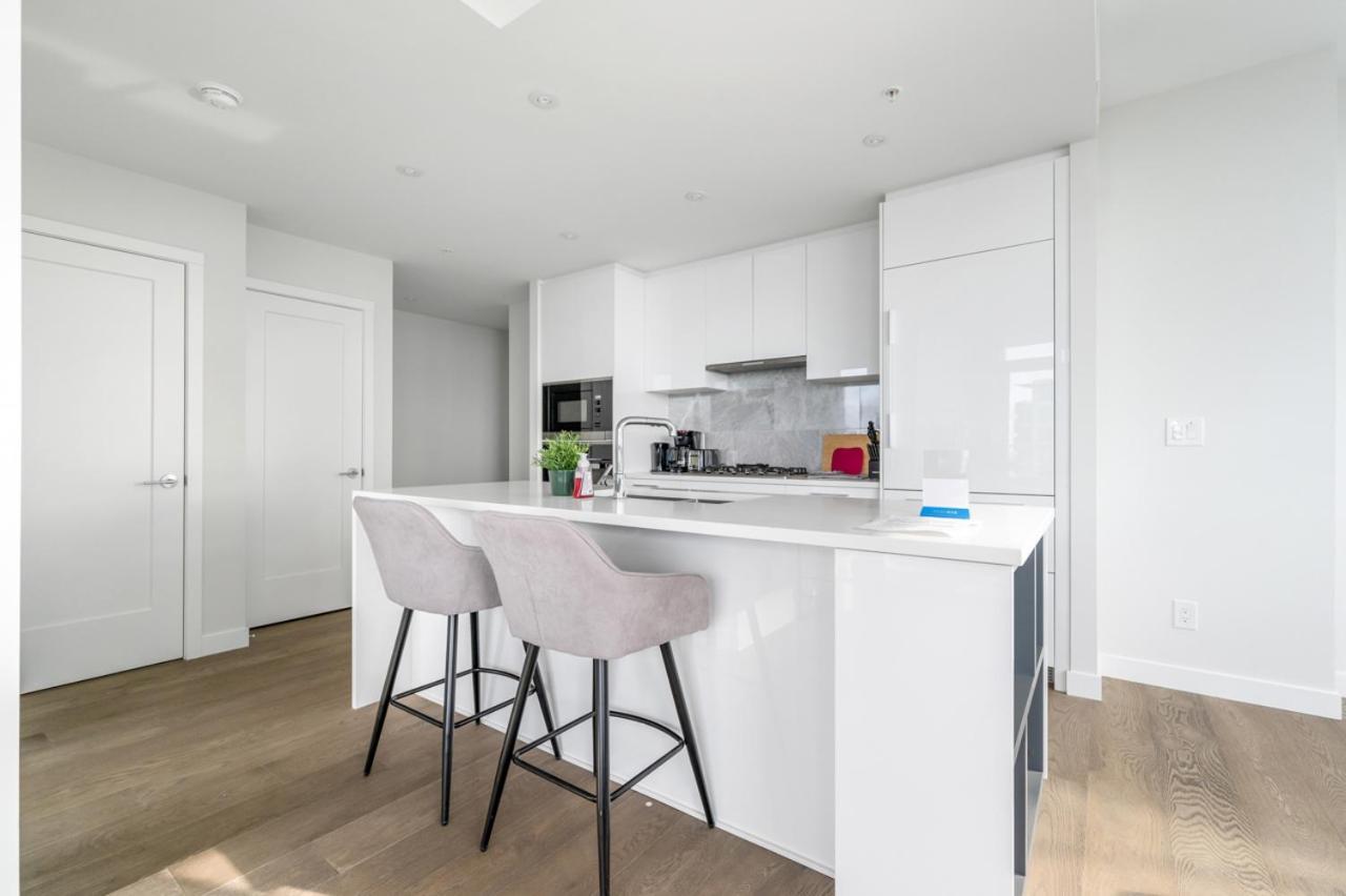 Urban Oasis: Stylish Apartment Retreat At Ubc 溫哥華 外观 照片